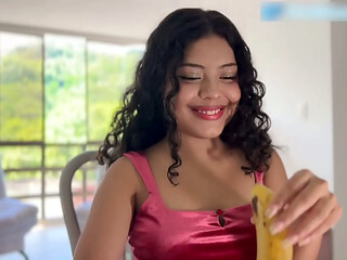 ASHLEY AMBER: My New Obsession - Check Out What She Does With This Banana