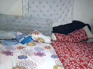 Horny Stepson Watches His Stepmom with a Big Ass Taking a Bath