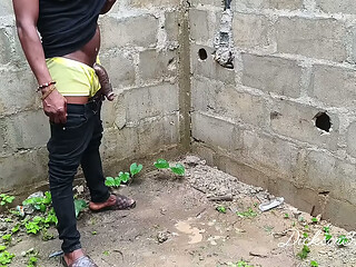 Ebony boyfriend fucks monster huge BBC in an uncompleted building doggy
