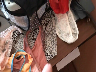 Milk and More Milk for My Wife - Mucha Leche Para Mi Esposa