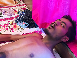 Pby Luring Her with Such Things, the Teacher Had Hardcore Sex with the Student.