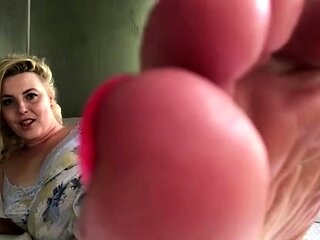 Goddess Rose Thorne - Perfectly Dreamy Feet