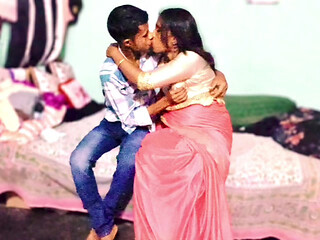 Indian desi bhabhi pink shari chodne me maja aagaya