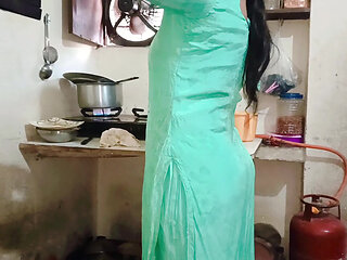 Bihari Sanjana bhabhi ready hoke boyfriend se mile ja rahi hai xxx desi sexy video full hd sex