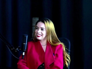 Trabalha em site gringo, arrumou treta com o professor na faculdade, queria ser modelo e como entrou na pornografia - Jhocy (SHEER/RED)