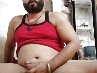 Desi man listening bhojpuri music and jerking in public