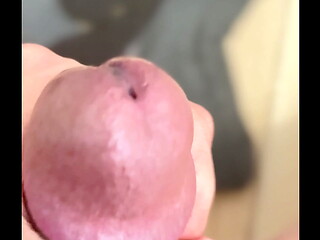 CLOSEUP HD CABEZOTA DE MI VERGA DURA MIENTRAS ME METO A BA&Ntilde_AR