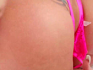 Super Thick Latina MILF La Paisita Hooks up with Young Stud