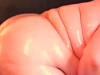 SSBBW mega baby oil show
