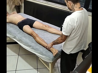 M&atilde_o por baixo da cueca