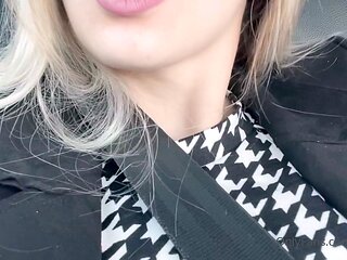 Amateur Close Up Squirting Masturbation