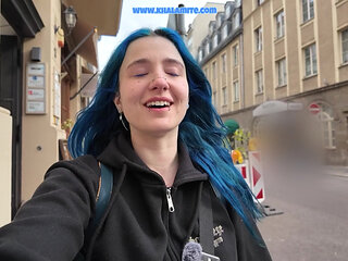Ils ont fourr&eacute; mon berliner?! - Threesome blue hair french
