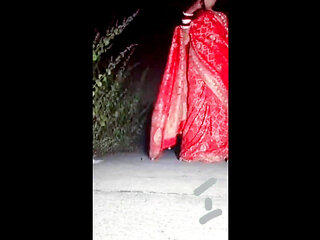 Indian Pranya Getting Fucked on Road with Police Sirens Behind