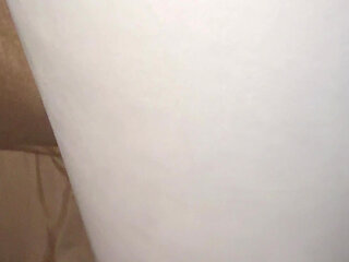 A young Saudi man from Mecca is looking for sex with any girl