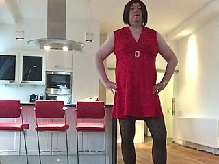 Nicki-Crossdress sexy red Dress, Pantyhose with Hearts and High-Heels