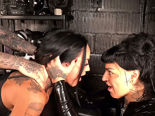 Tattooed MILF gets fucked by 2 hot Lesbians