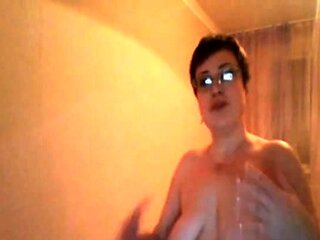 Russian Mature Amateur on Webcam