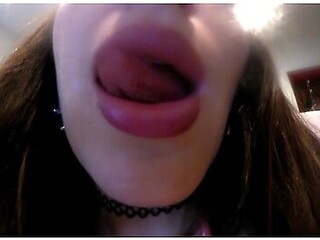 Sultry Brit Kissing Gfe