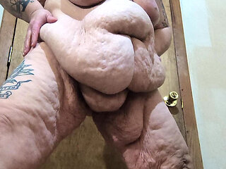 It's a Cum Bath Splash When She's Fucks Her Box Dripping to Her Ass