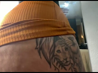 BARBEIRO TIROU MEUS PELOS FIQUEI TODA LISINHA E CHEIA DE TES&Atilde_O CHUPEI MUITO O PAU DELE ATE RECEBER LEITINHO NOS PEITOS