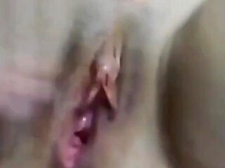 Amateur MILF Finger Pussy