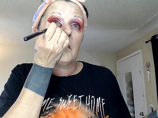 Quick Applied Mature Make up