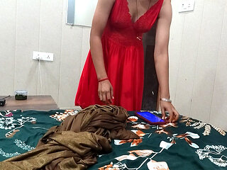 On the pretext of taking a friend's sister for a ride, OYO took a friend's sister's sex Desi doggy style sex Hind