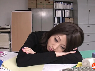 Horny Mitsuki plays with a toy while getting tied up and double penetrated