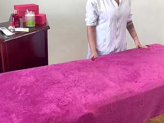 Real Relaxing Massage Turned Handjob with Happy Ending