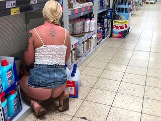 Euro amateur blonde pounded in public cab