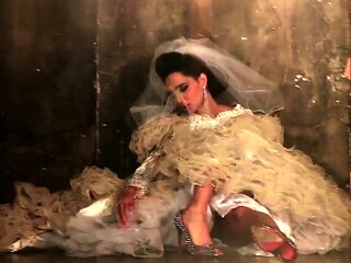 Cheep looking amateur milf brunette Vannah