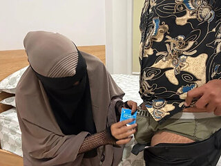 Indonesian Hijab Babe Clarelia Takes Brutal Condom Sex in Hotel - HD Viral Blowbang