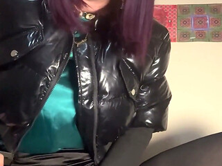Jess Rides Dildo
