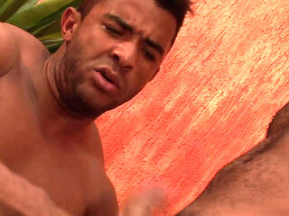 Muscle dude loves getting fucked by twink