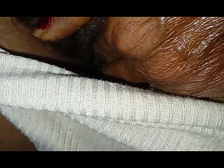 Desi aunty ko Apne room per bulakar chudai Kiya doggy style Mein