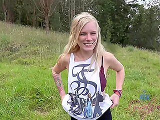 Elaina Raye And Atk Girlfriends In Virtual Vacation Hawaii With 3/5