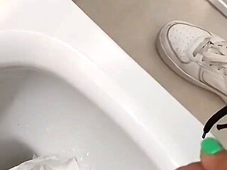 Com Pee Lation Risky Outdoor Public Pee Ana Spears Alfxnow