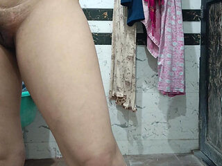 Priya Bhabi New Style Body Show