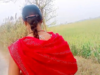 village desi bhabhi ke bur me gajar dal diya