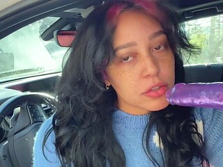 Live brunette camgirl toys masturbate orgasm