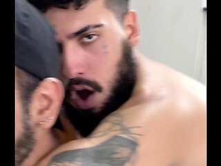 Botei a calcinha de lado e meti pica at&eacute_ gozar