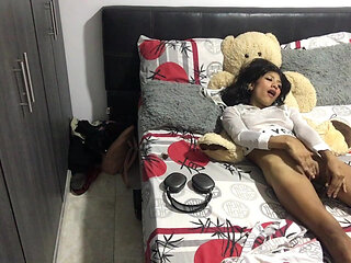 I squat my pussy thinking of my lover.