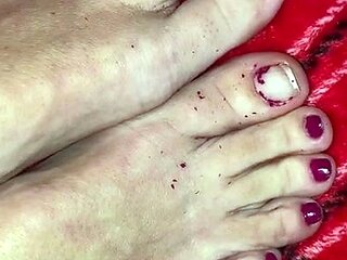 Lezlyan aka la_little_dancer_feet OnlyFans - Just Me,