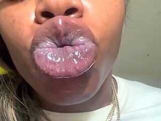 Biiggjuiccyfruit aka biiggjuiccyfruit OnlyFans - Juicy joi