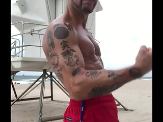 FORT LAUDERDALE BEACH FLEXING