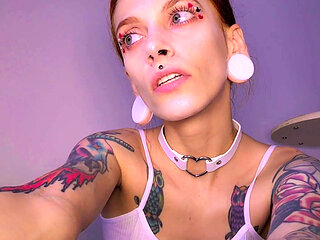 Beautiful Slut Shows off Her Pretty Face