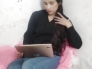 Desi cute girl ko boyfriend ne sil tor diya