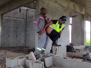 Liberou Na obra com trabalhador casado