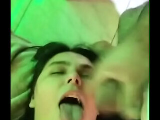 Gozando na boca da puta