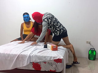 The Date Gets Really Hot! My Girlfriend Brought Her Stepsister to Learn How to Give Blowjobs